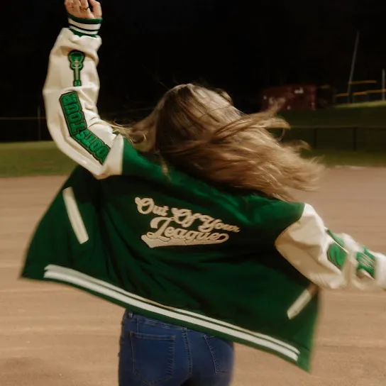 Ashley Kutcher  Out Of Your League Mp3 Download
